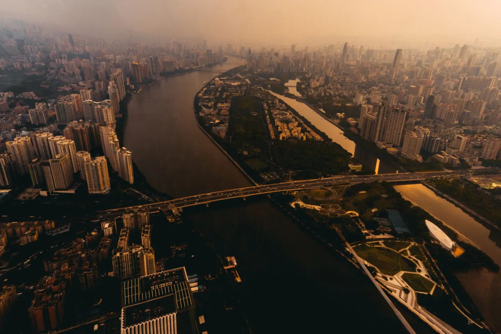 2024年私家团与自由行深度对比：云上优途定制旅行优势解析