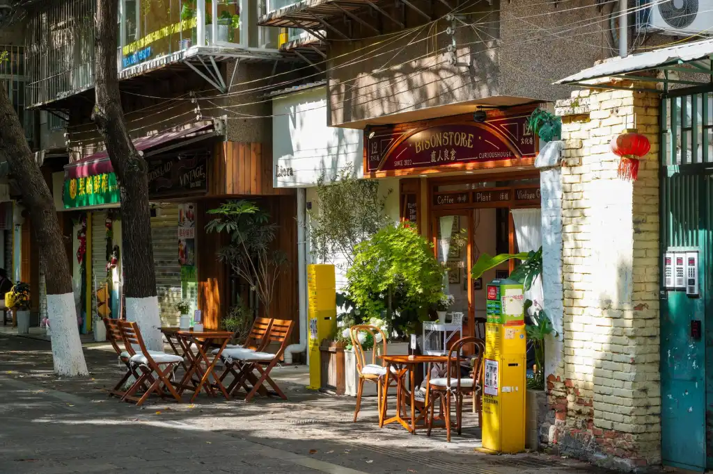 杭州云上优途旅游服务有限公司：私家团与摄影之旅的差异化产品对比