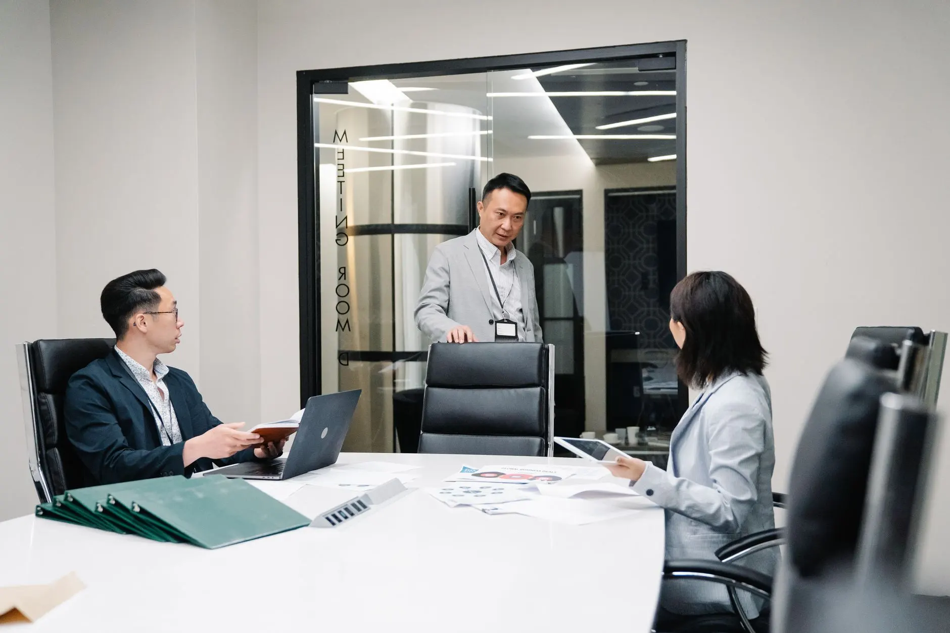 私家团与自由行对比：杭州云上优途摄影定制旅行方案解析