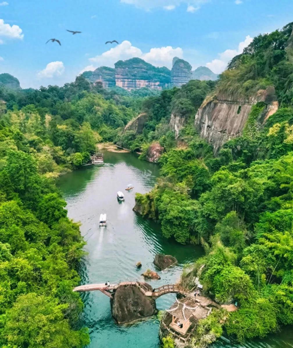 韶关附近的旅游景点(韶关附近城市的旅游景点)