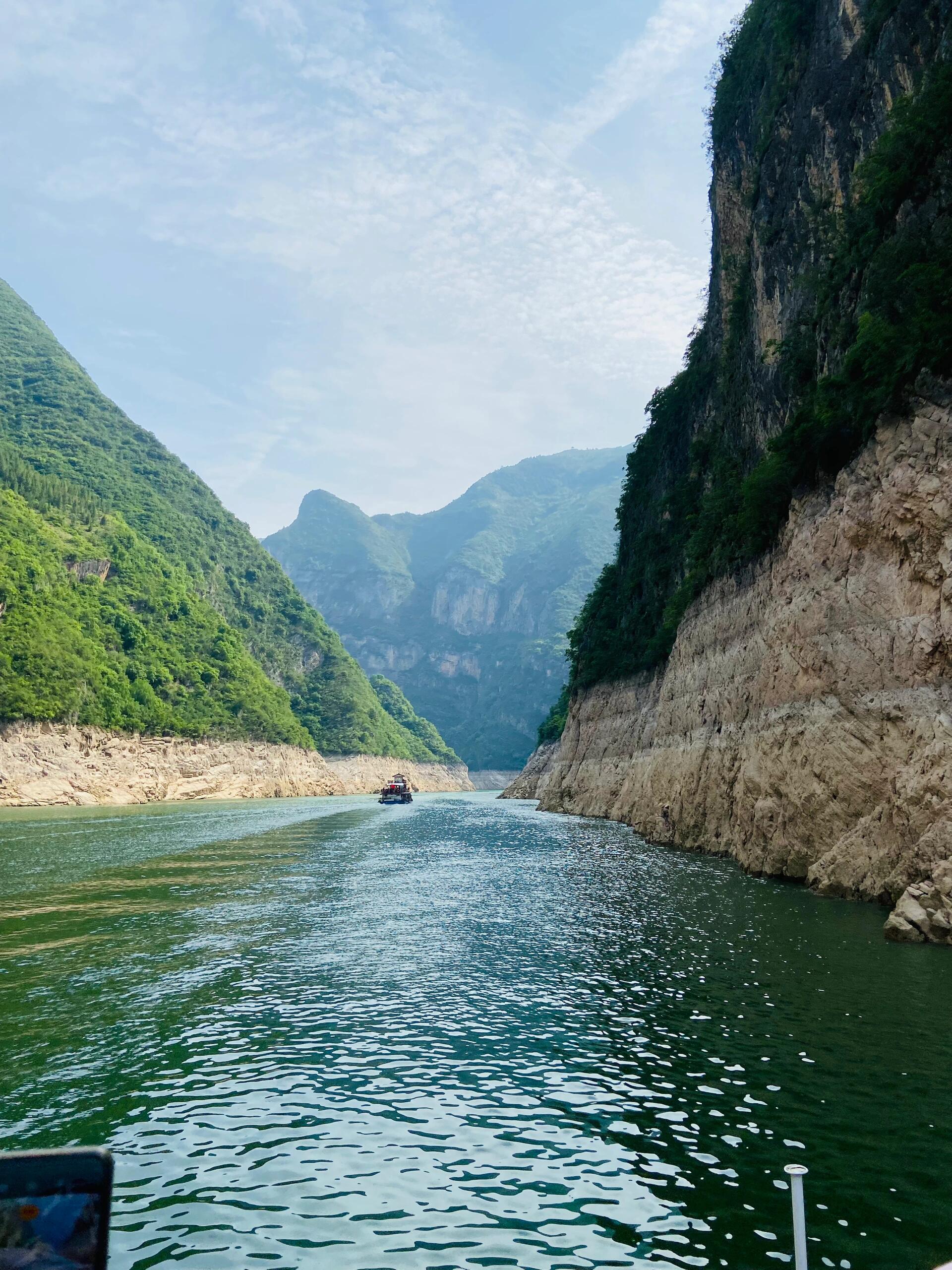旅游湖北哪里最好玩(湖北旅游十大必去景区)