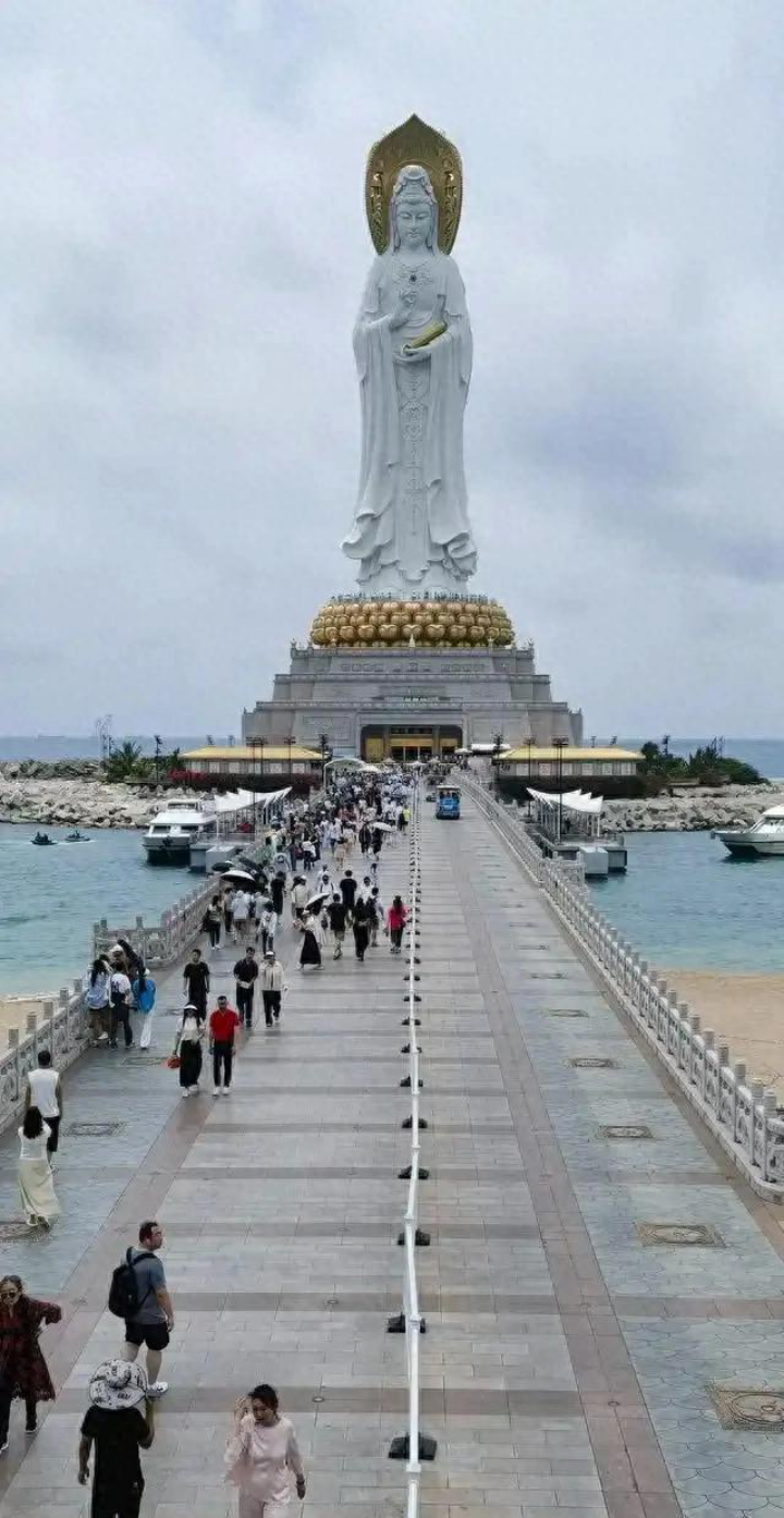 海南旅游攻略必去景点(海南旅游攻略必去景点推荐有什么特色美食)
